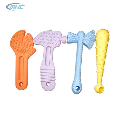 購入 レンチのハンマーのシリコーンの咀嚼のおもちゃ工学用具の形の食品等級の赤ん坊Teether online manufacture