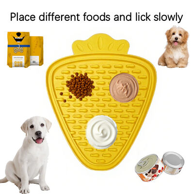 シリコンペットフードパッド,ペット犬のリッピングパッド,スローフードディスペンサー,ストロベリー形のリッピングパッド,犬飼料,リッピングパッド